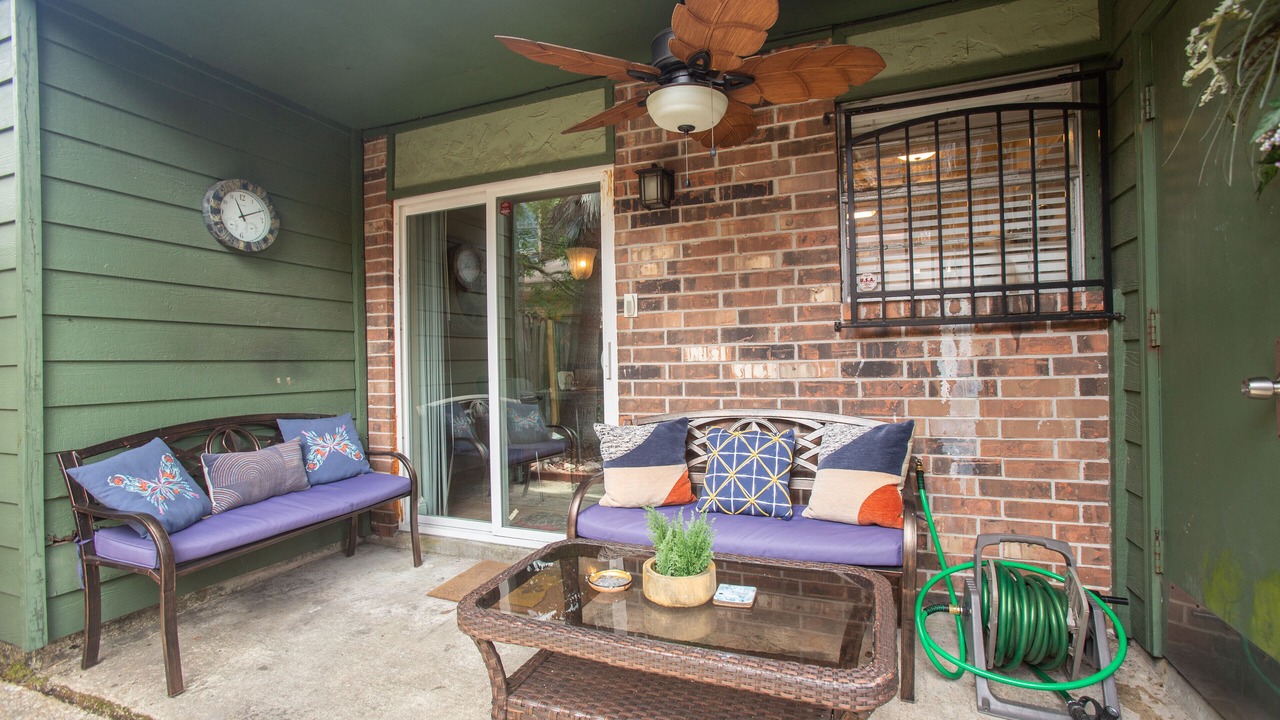 Photo of Patio Balcony in Tall Timbers - Brechtel