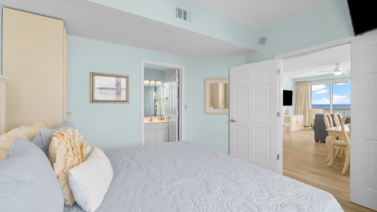 Photo of Bedroom in Miramar Beach