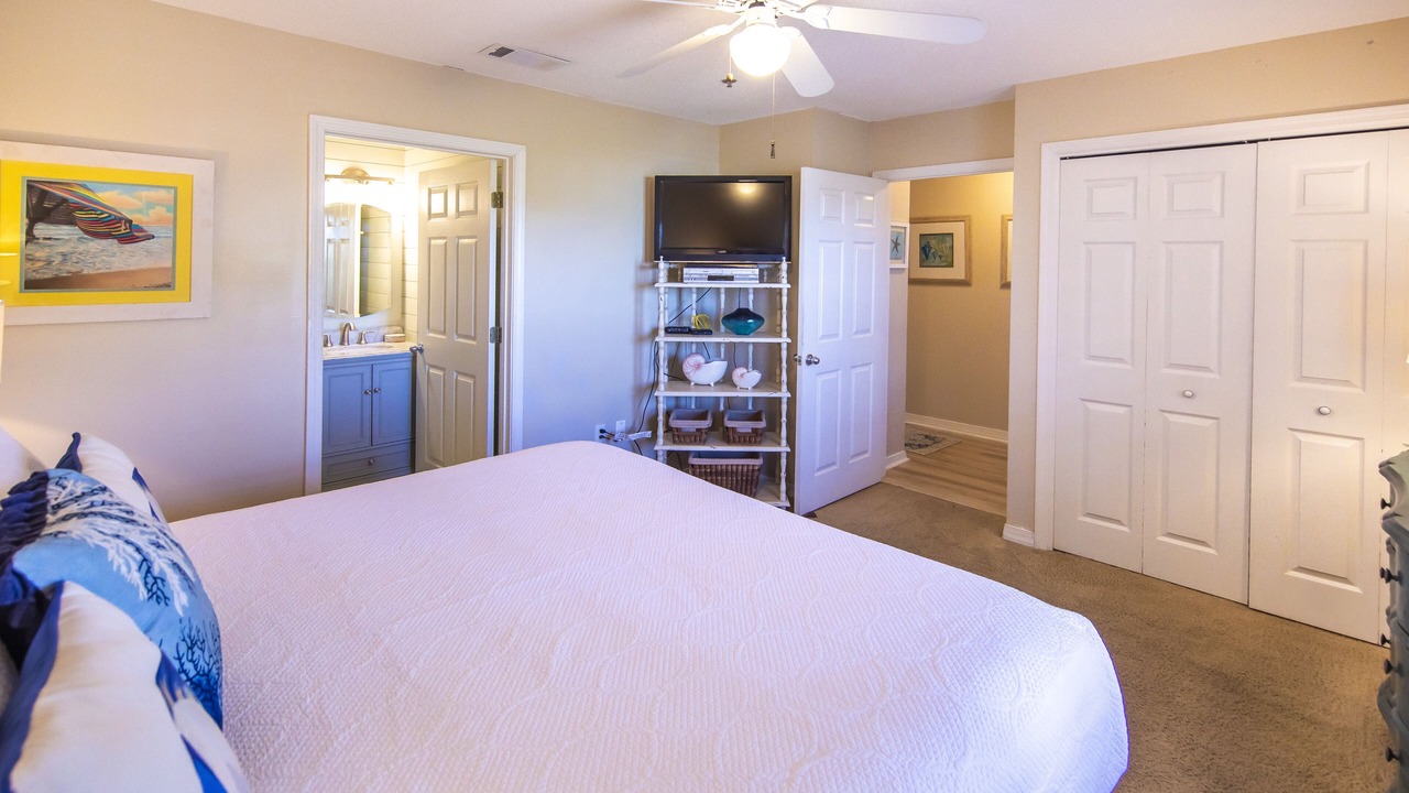 Photo of Bedroom in Gulf Place