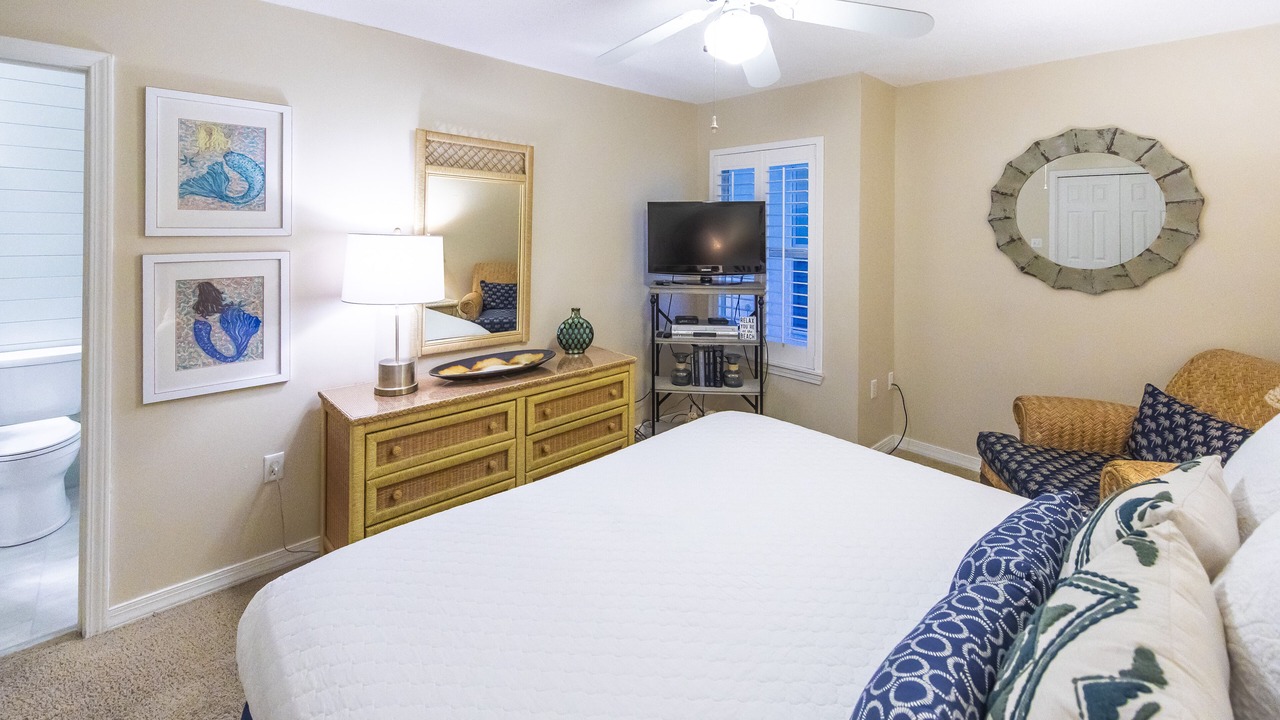 Photo of Bedroom in Gulf Place