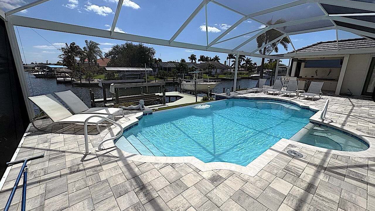 Photo of Outdoor in Pelican