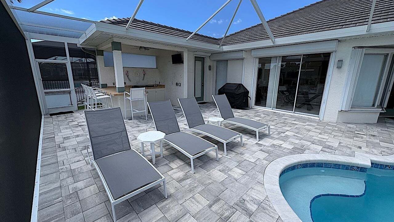 Photo of Outdoor in Pelican