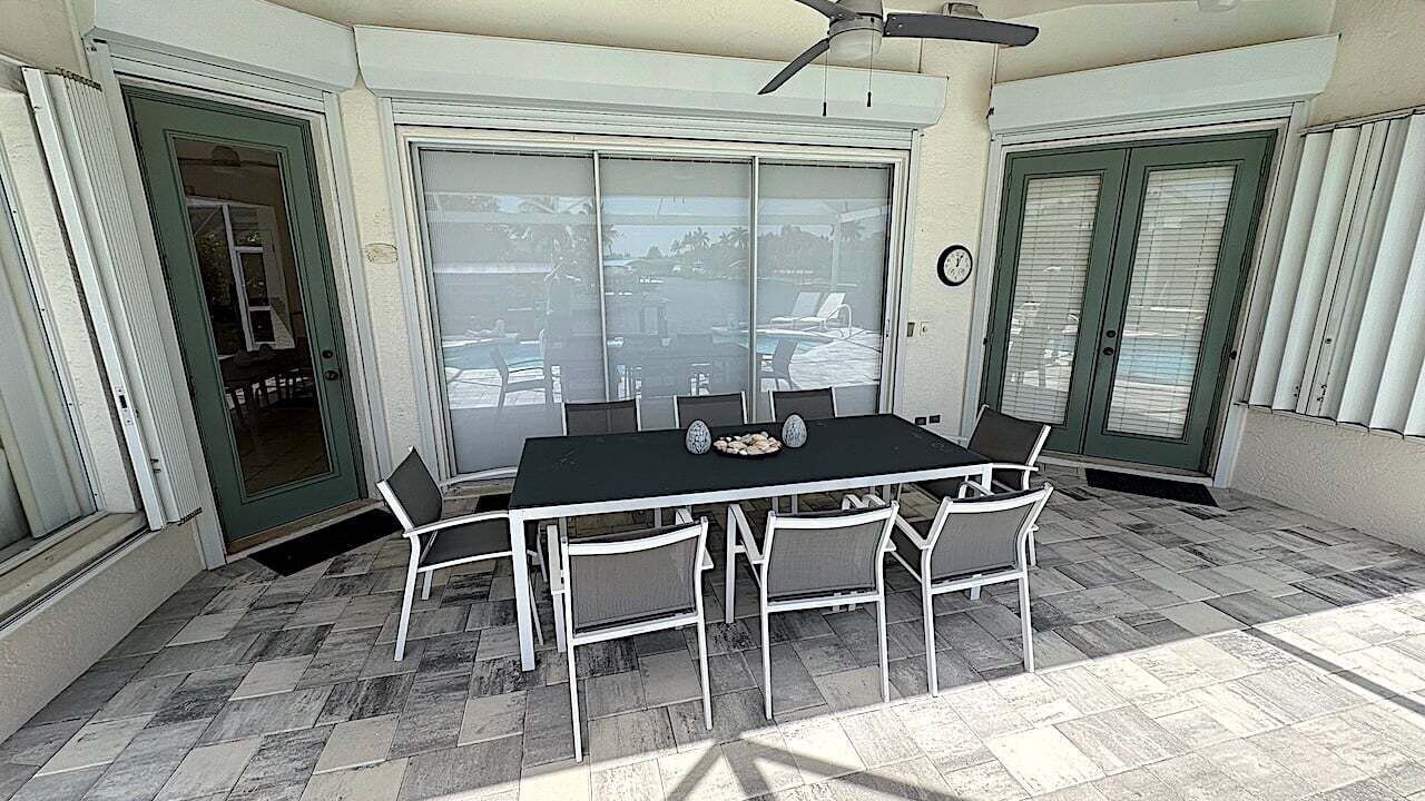 Photo of Outdoor in Pelican