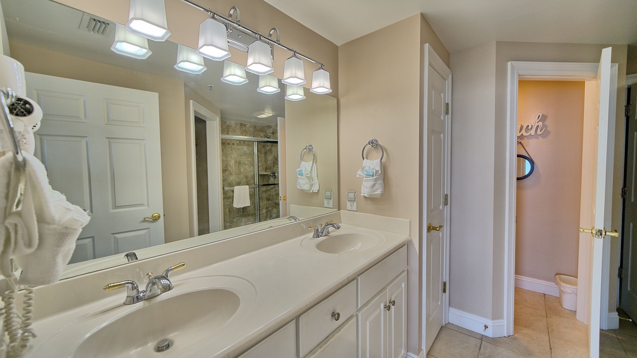 Photo of Bathroom in Thomas Drive
