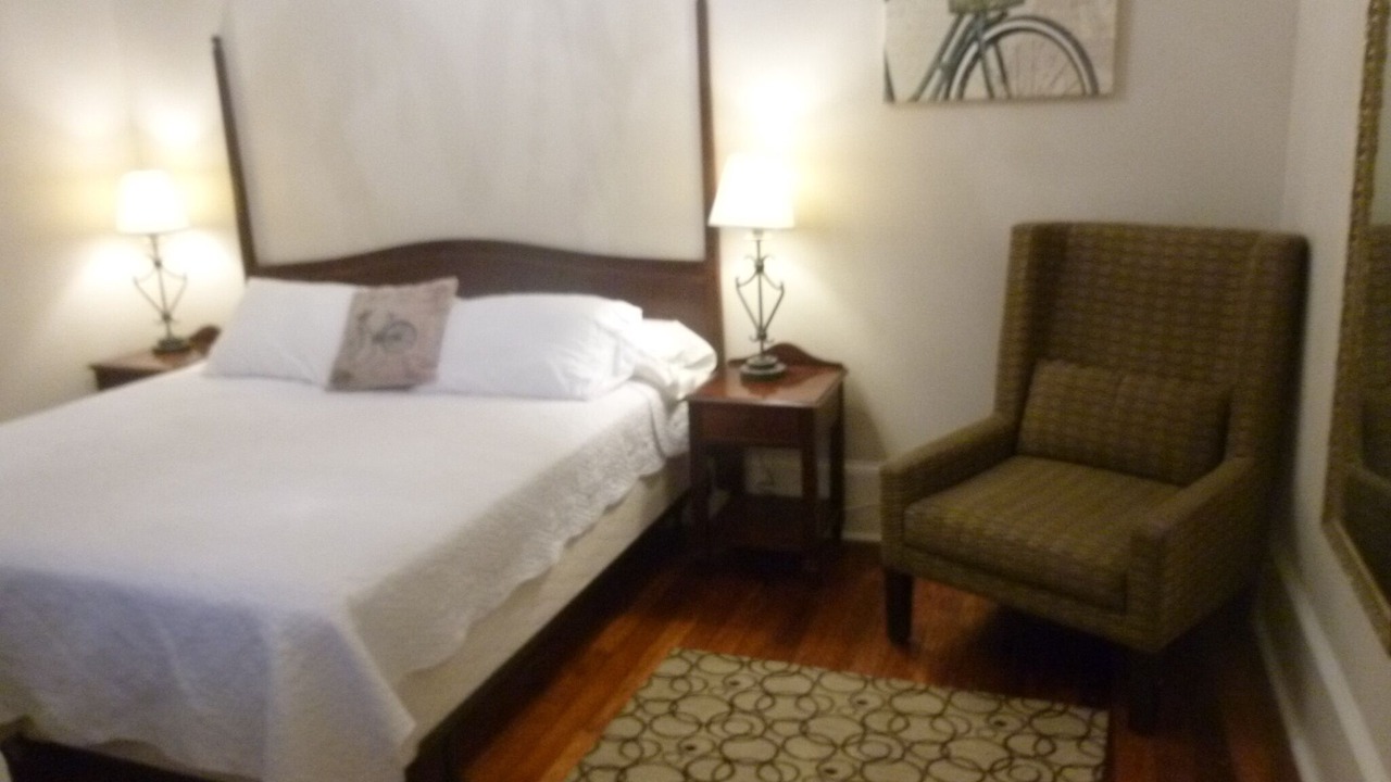Photo of Bedroom in Arabi