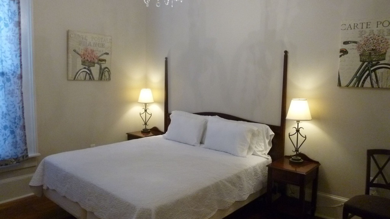 Photo of Bedroom in Arabi