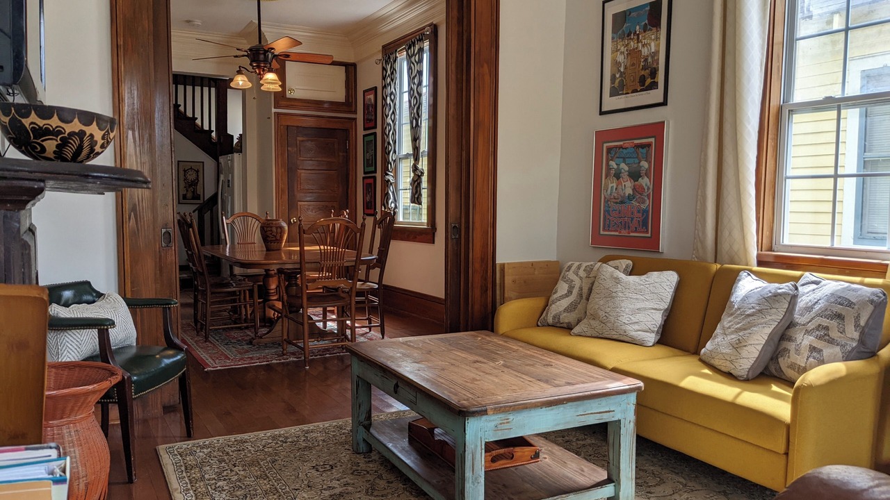 Photo of Livingroom in Mid-City