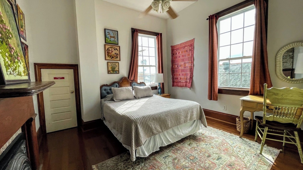 Photo of Bedroom in Mid-City