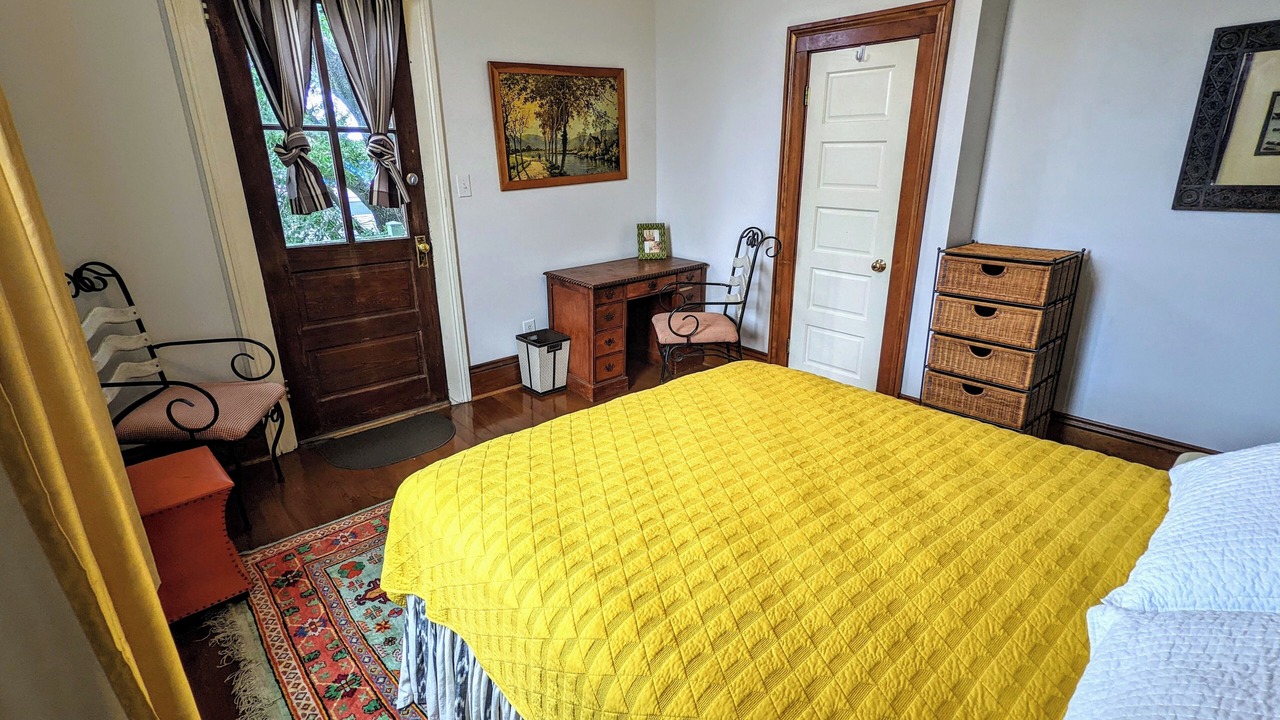 Photo of Bedroom in Mid-City