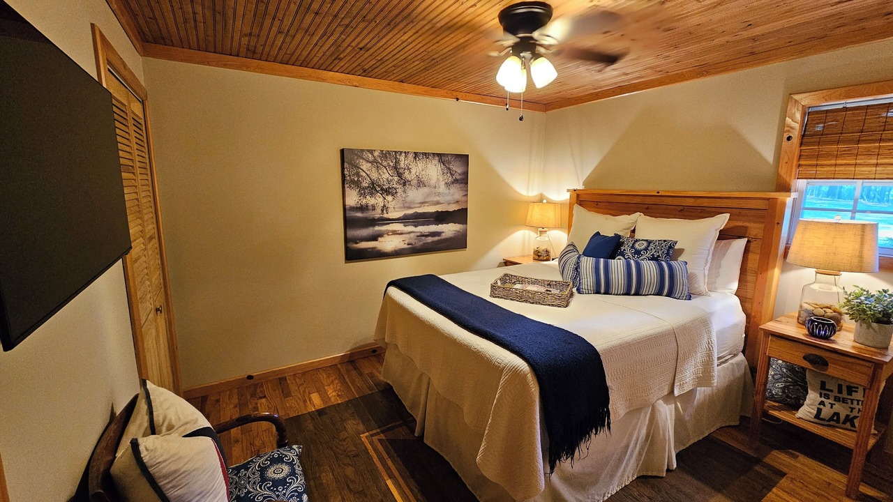 Photo of Bedroom in Mid America