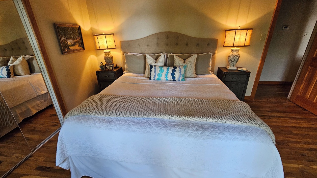 Photo of Bedroom in Mid America