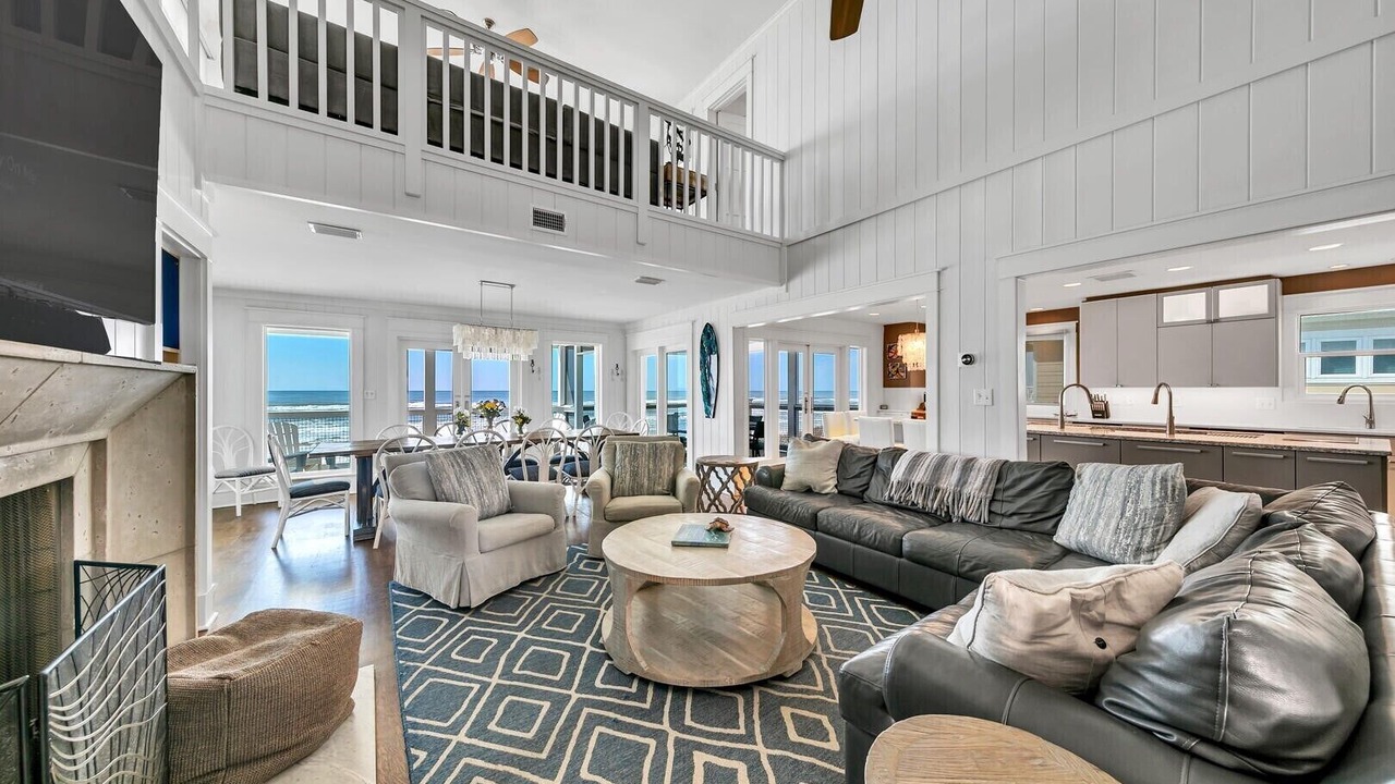 Photo of Livingroom in Gulf Trace