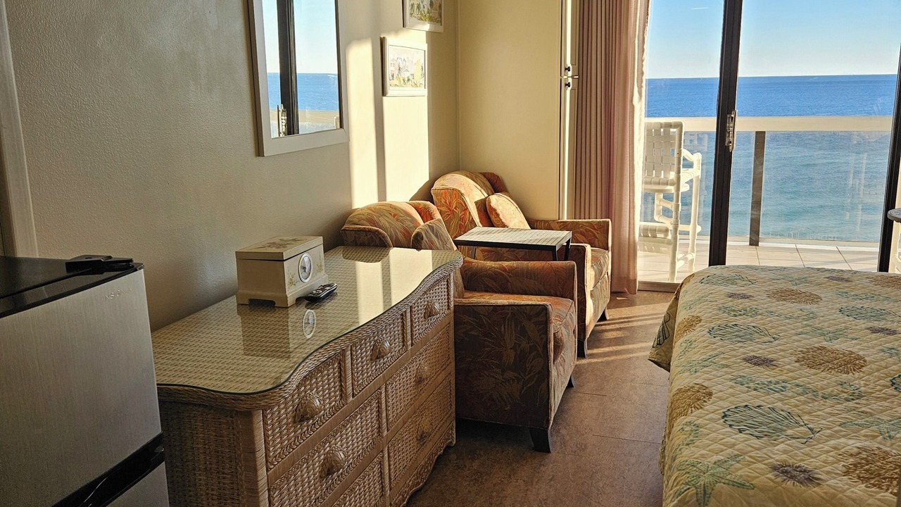Photo of Bedroom in Miramar Beach