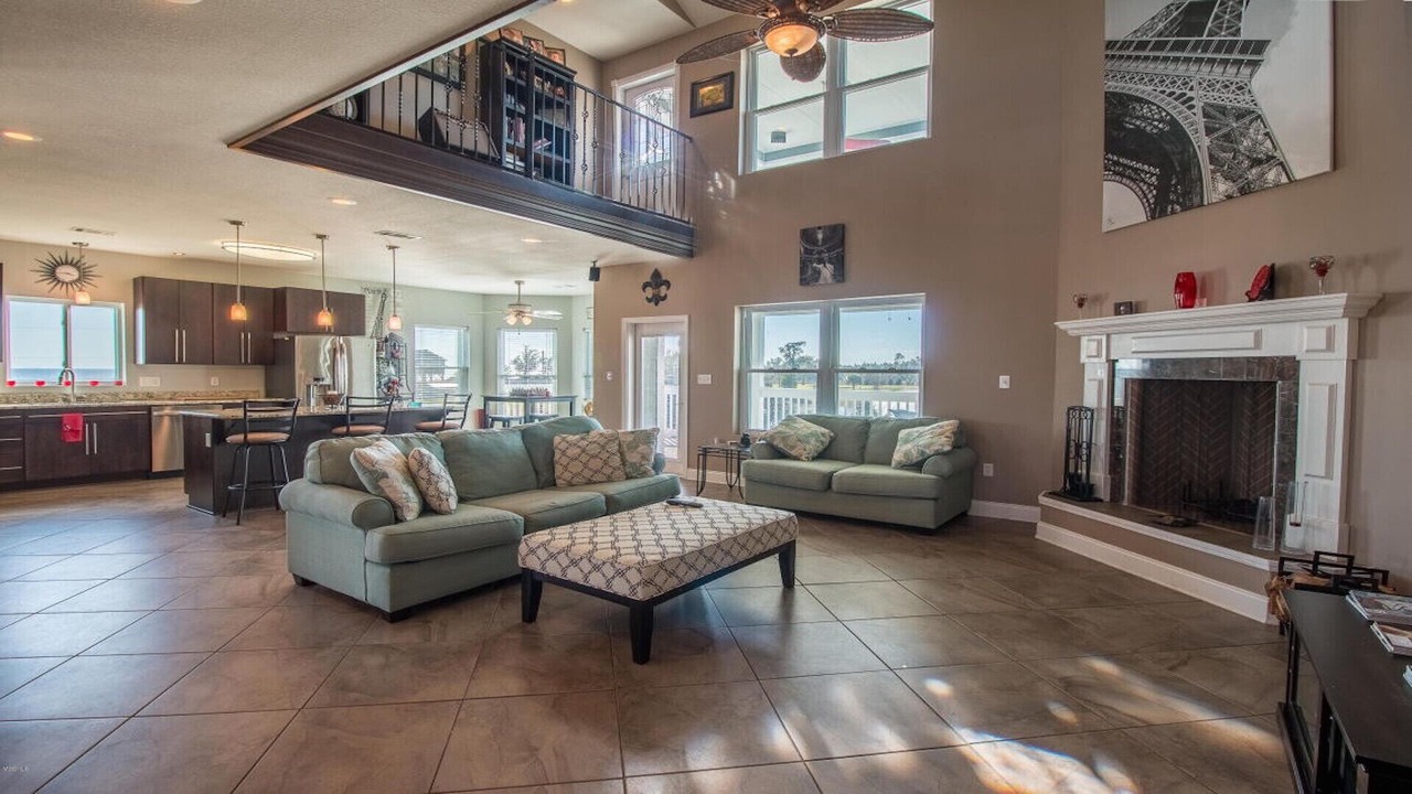 Photo of Livingroom in Long Beach