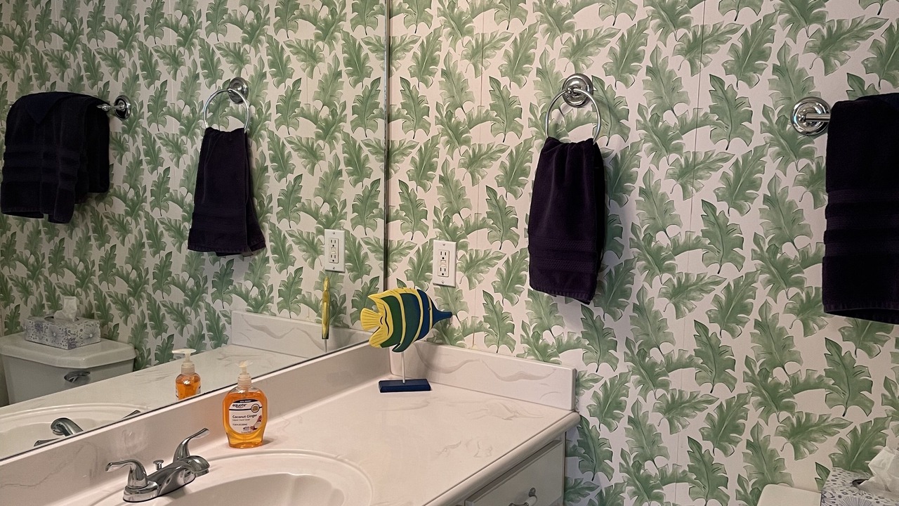 Photo of Bathroom in Lullwater Beach