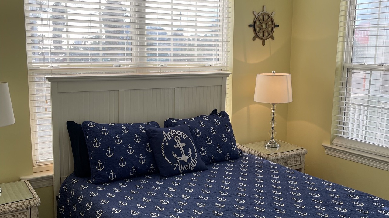 Photo of Bedroom in Lullwater Beach