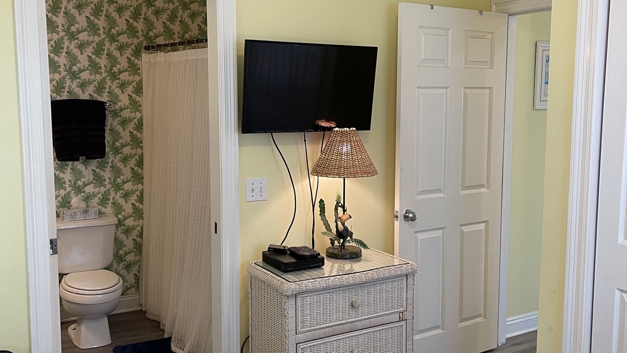 Photo of Bedroom in Lullwater Beach