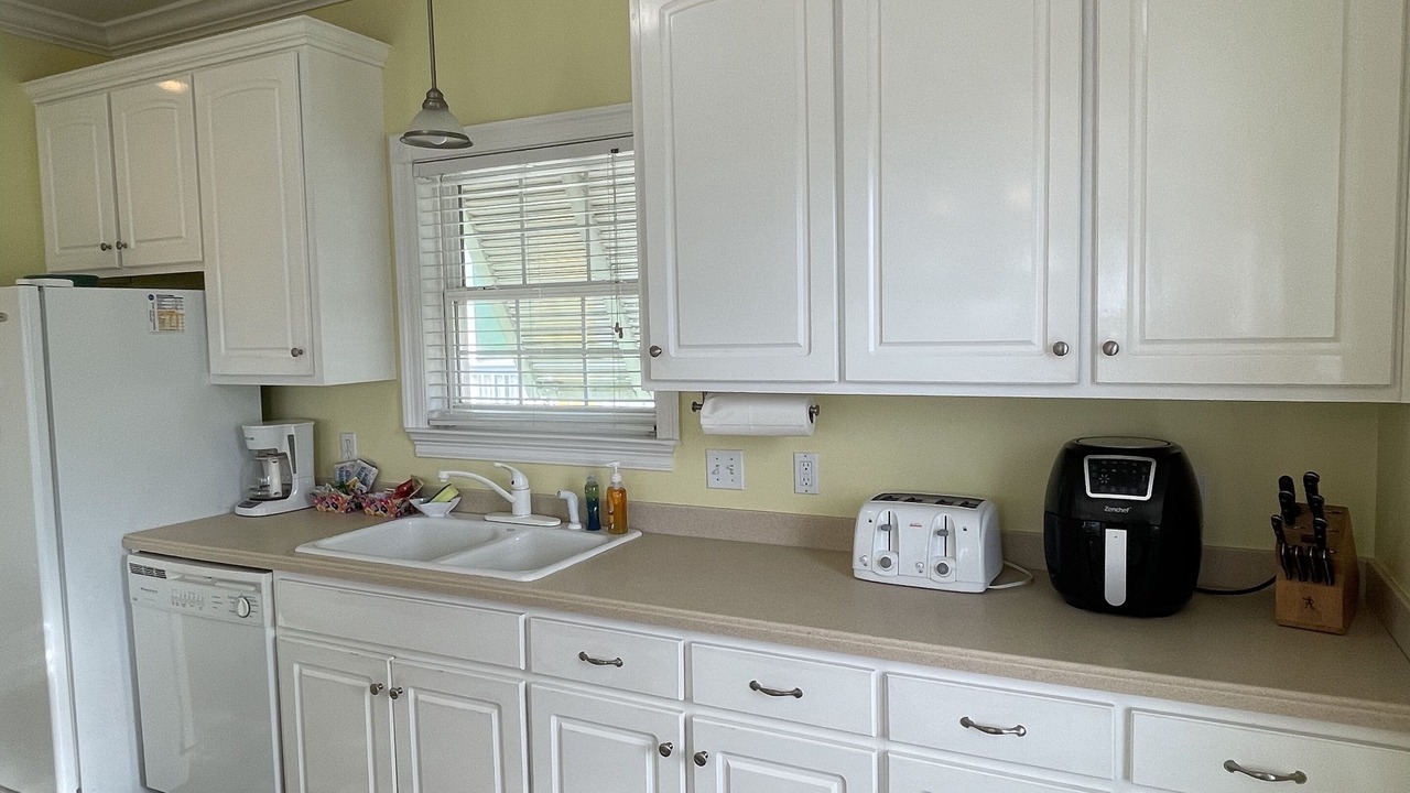 Photo of Kitchen in Lullwater Beach