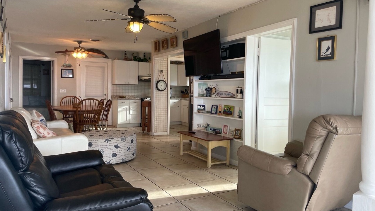 Photo of Bedroom in Bahama Beach