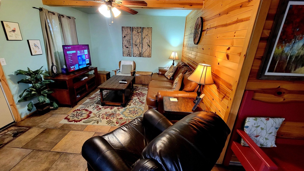 Photo of Livingroom in Broken Bow