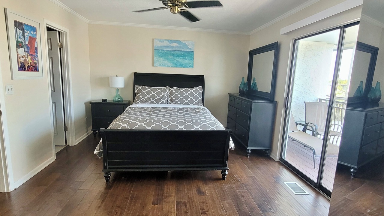 Photo of Bedroom in Miramar Beach