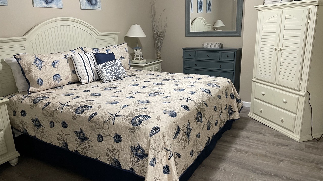 Photo of Bedroom in Gulf Place