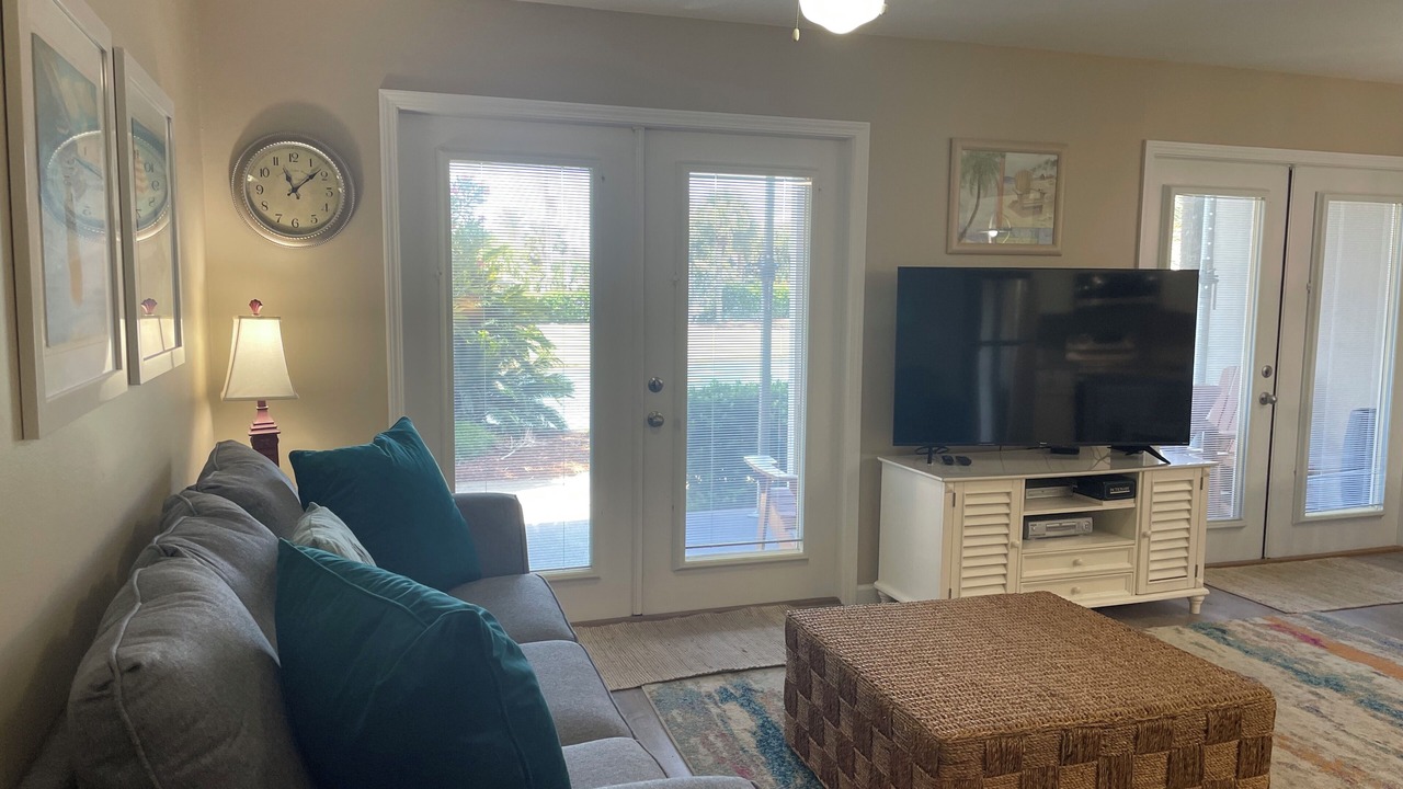 Photo of Livingroom in Gulf Place