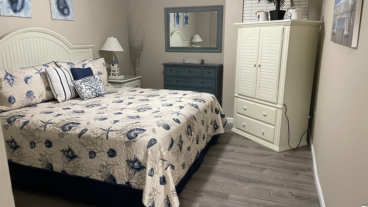 Photo of Bedroom in Gulf Place
