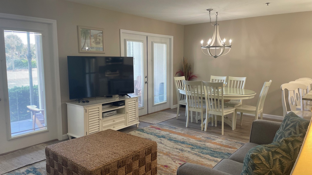 Photo of Livingroom in Gulf Place