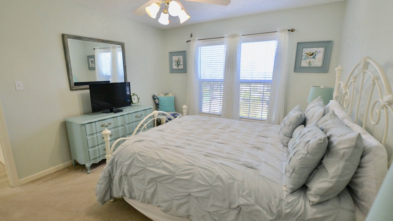 Photo of Bedroom in Gulfview Heights