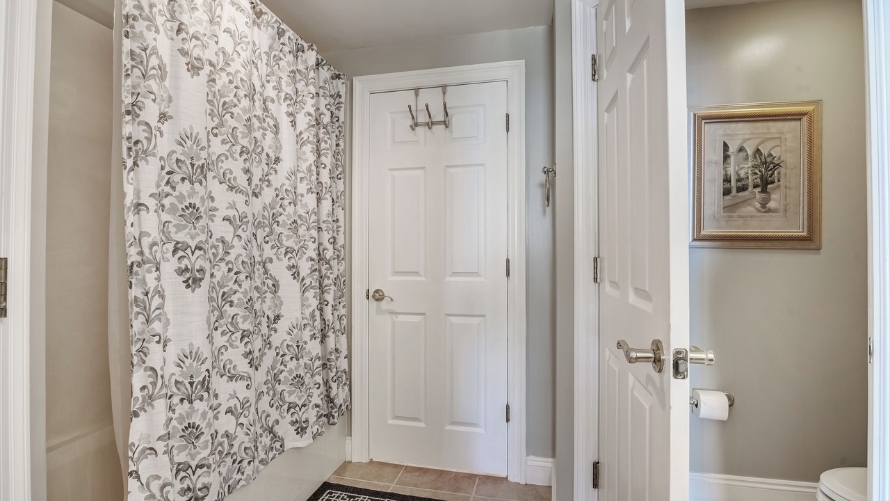 Photo of Bathroom in Thomas Drive