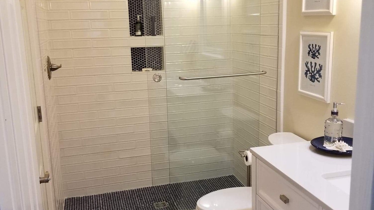 Photo of Bathroom in Dune Allen Beach