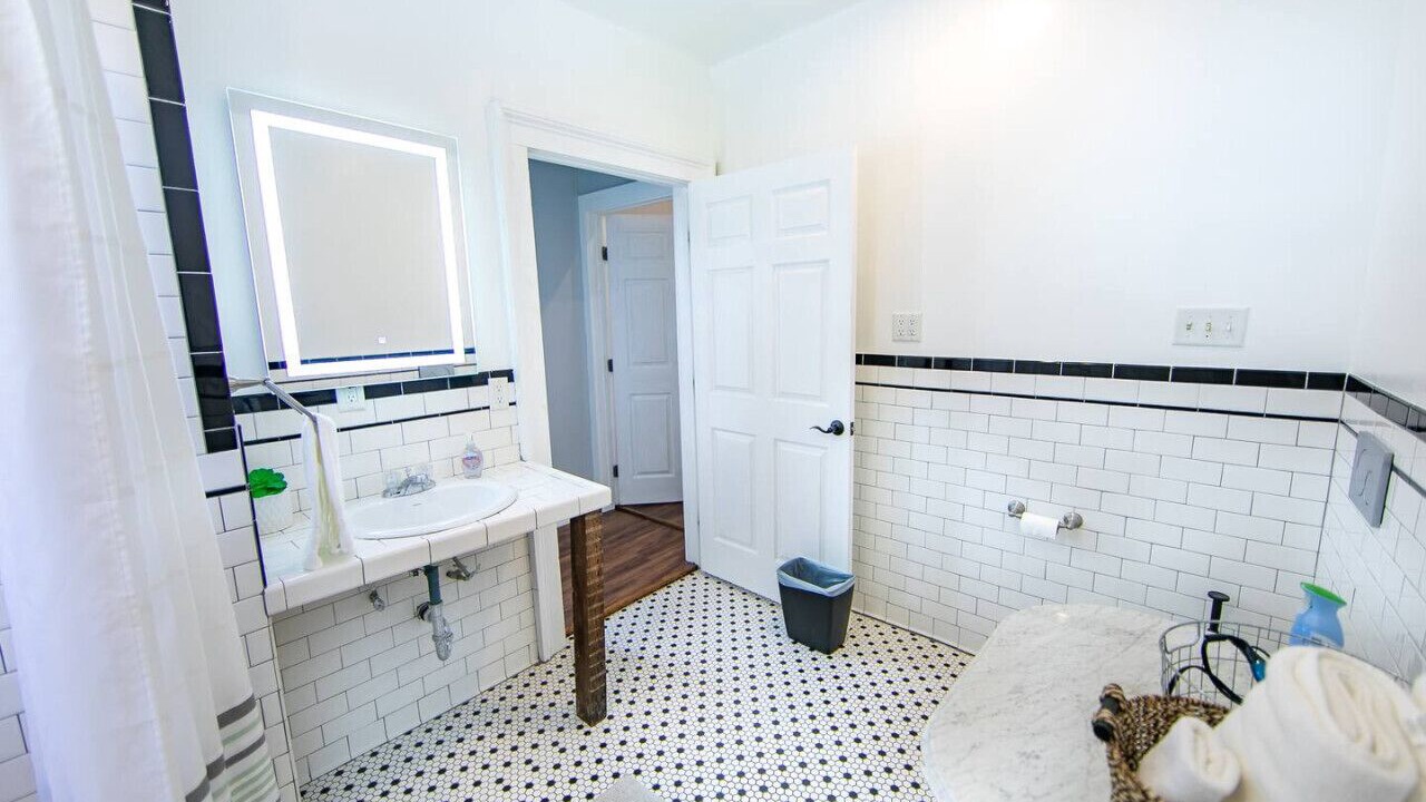 Photo of Bathroom in Treme