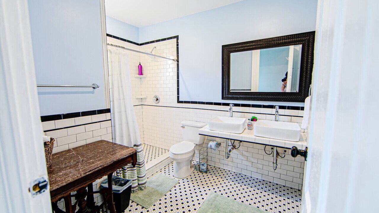 Photo of Bathroom in Treme
