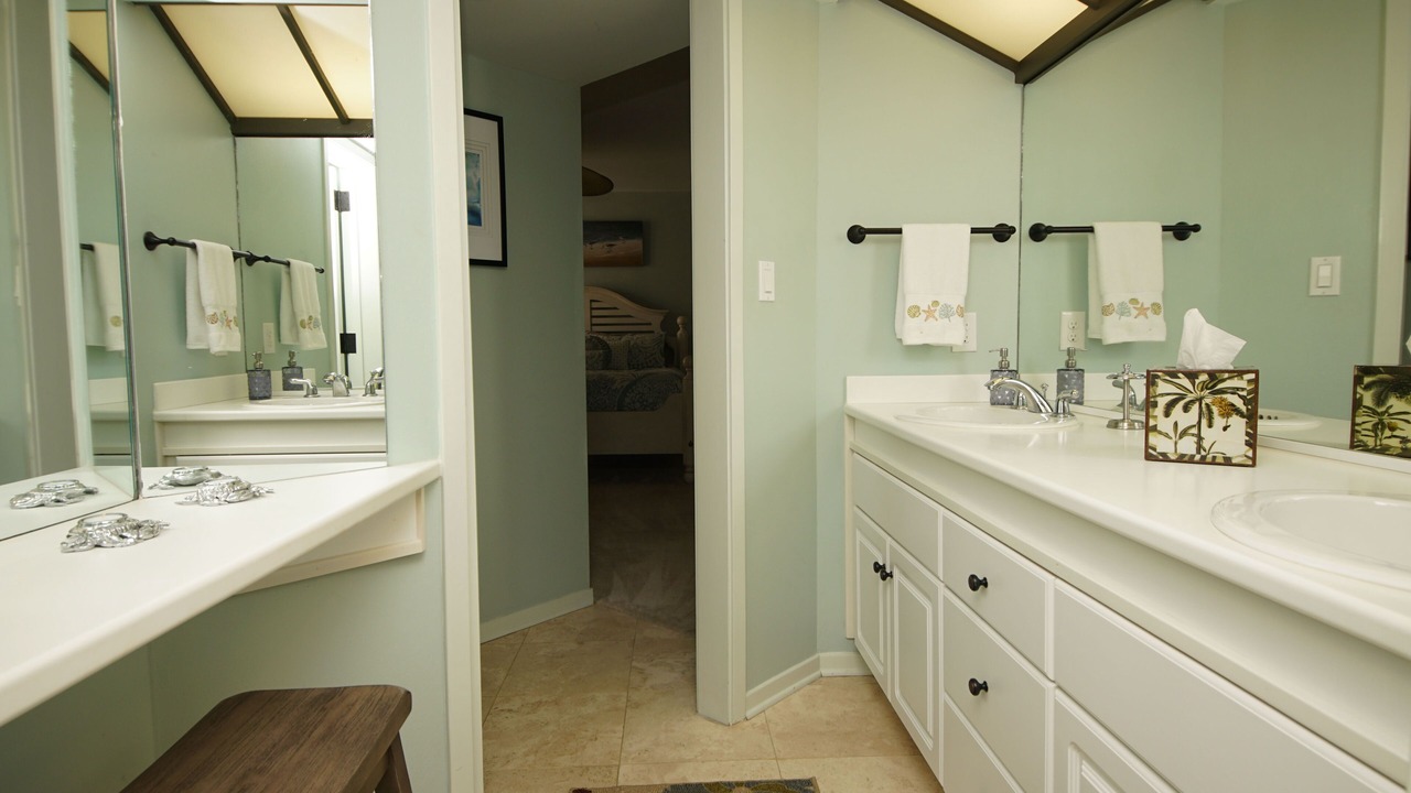 Photo of Bathroom in Holiday Isle