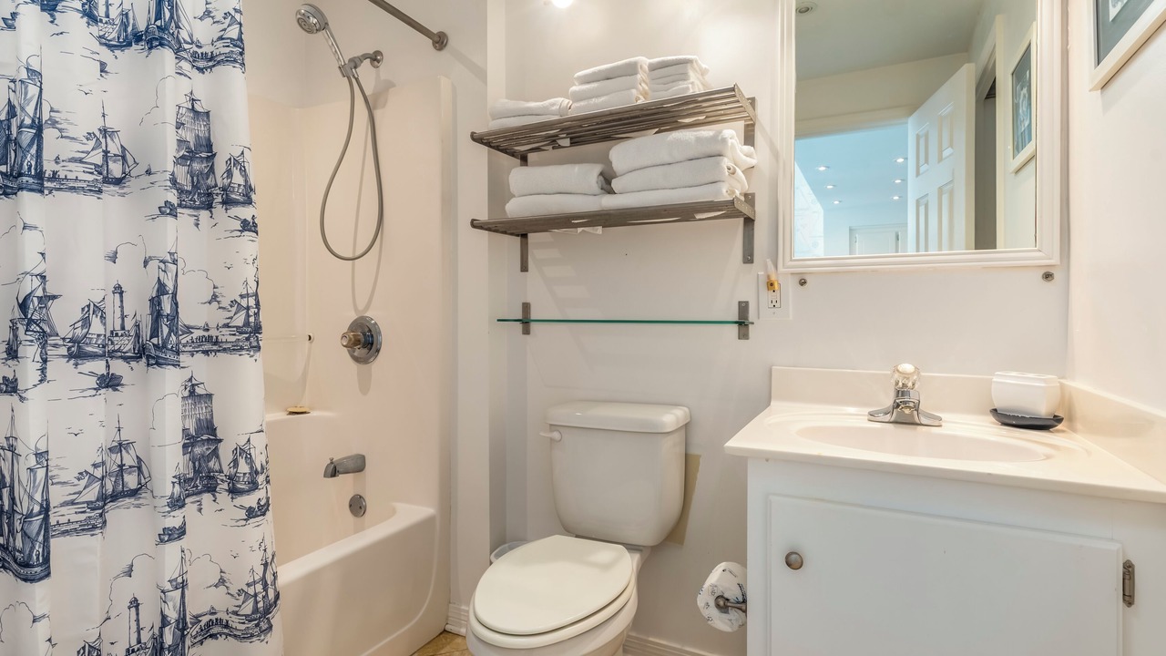 Photo of Bathroom in Dauphin Island