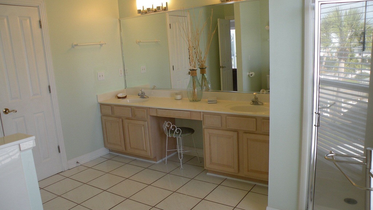 Photo of Bathroom in Crystal Shores