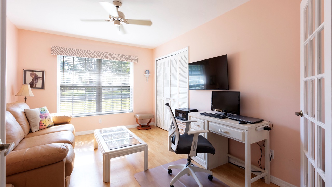 Photo of Bedroom in Crown Pointe