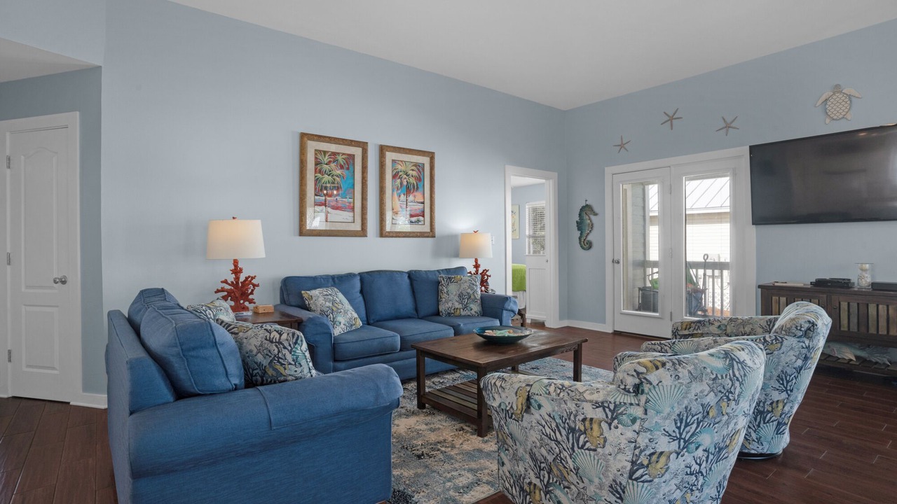 Photo of Livingroom in Clipper Cove