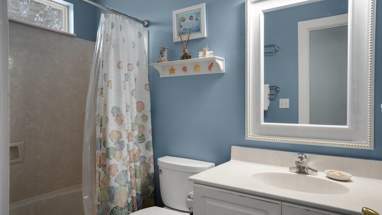 Photo of Bathroom in Clipper Cove