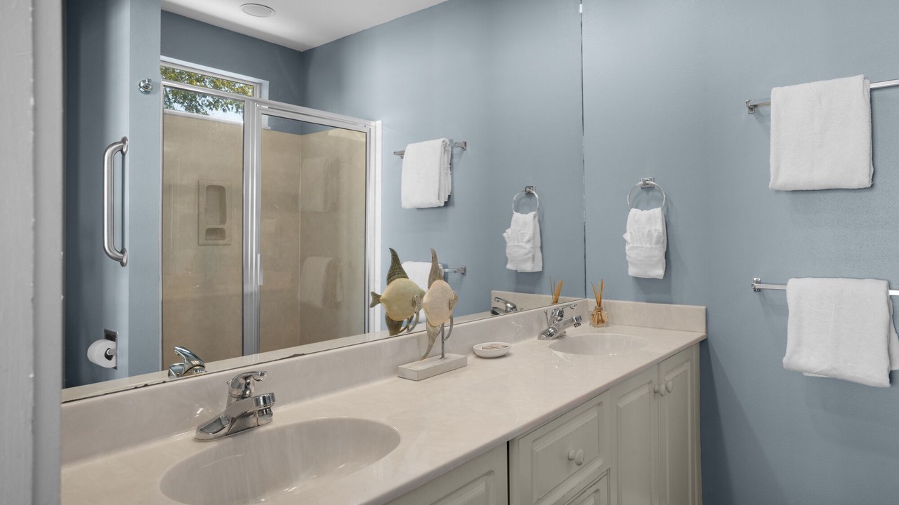 Photo of Bathroom in Clipper Cove
