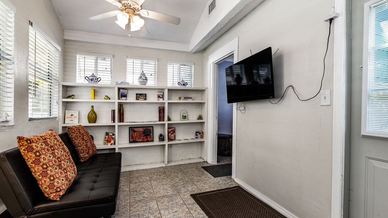 Photo of Livingroom in Gainesville