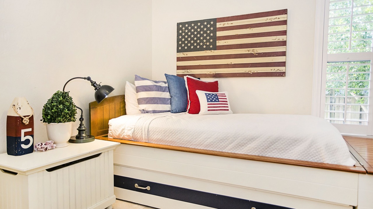 Photo of Bedroom in Naples Park