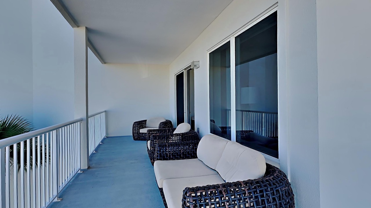 Photo of Patio Balcony in Avalon Beach Estates