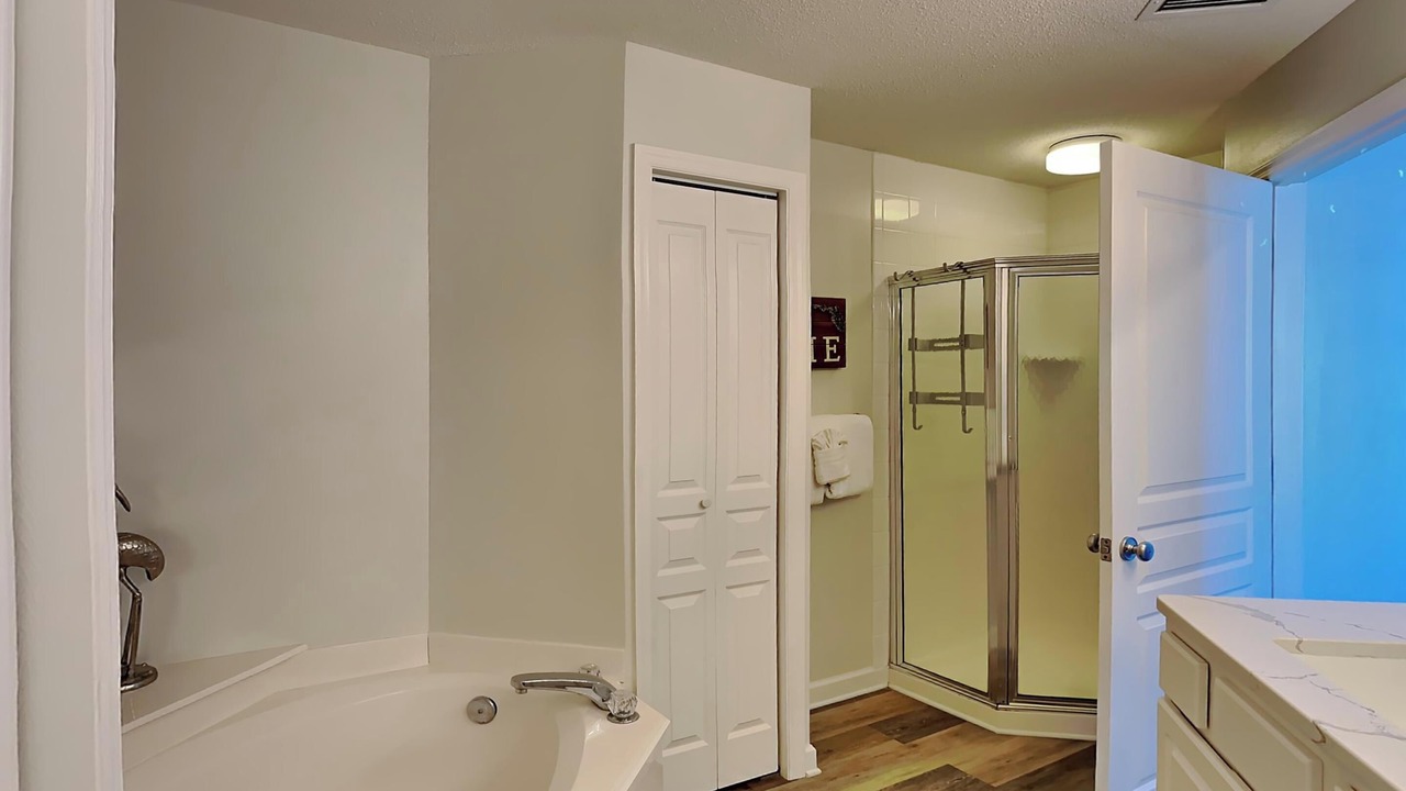 Photo of Bathroom in Avalon Beach Estates
