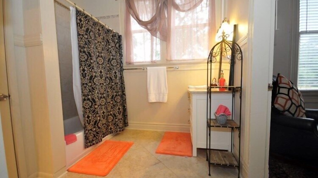 Photo of Bathroom in Audubon
