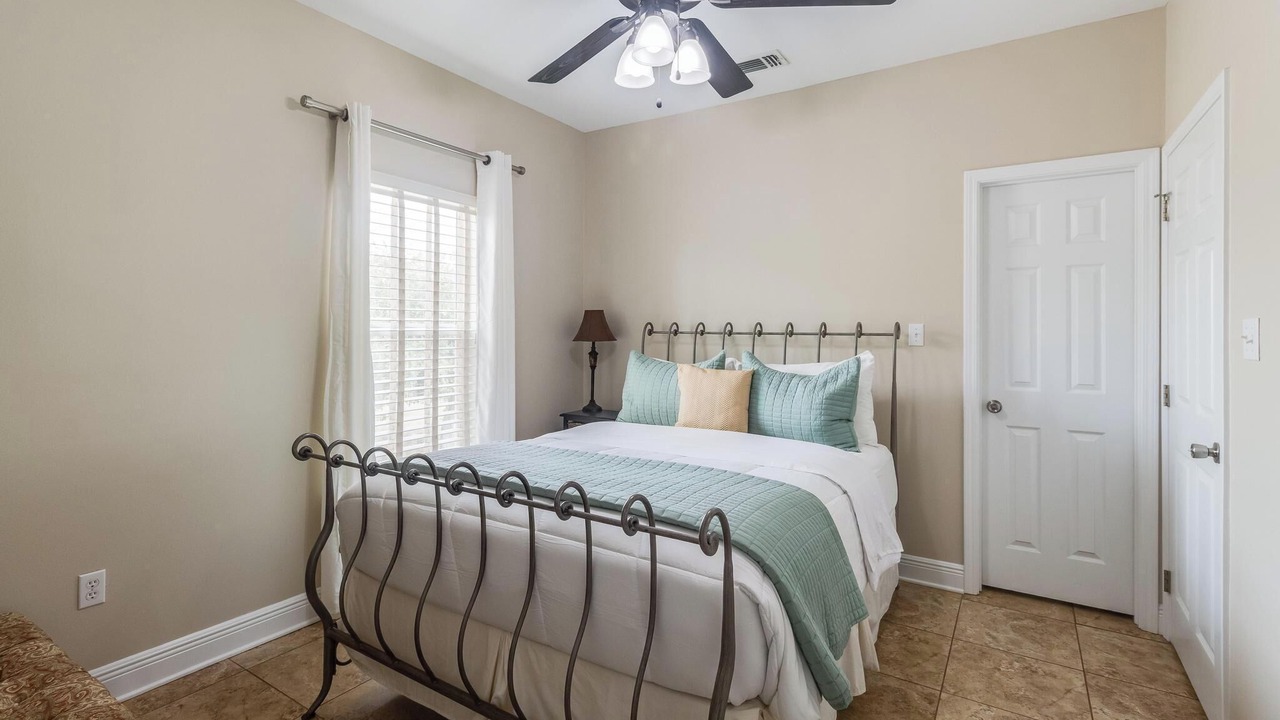 Photo of Bedroom in Waveland