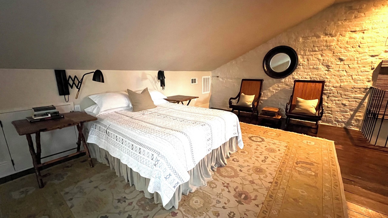 Photo of Bedroom in Lower Garden District