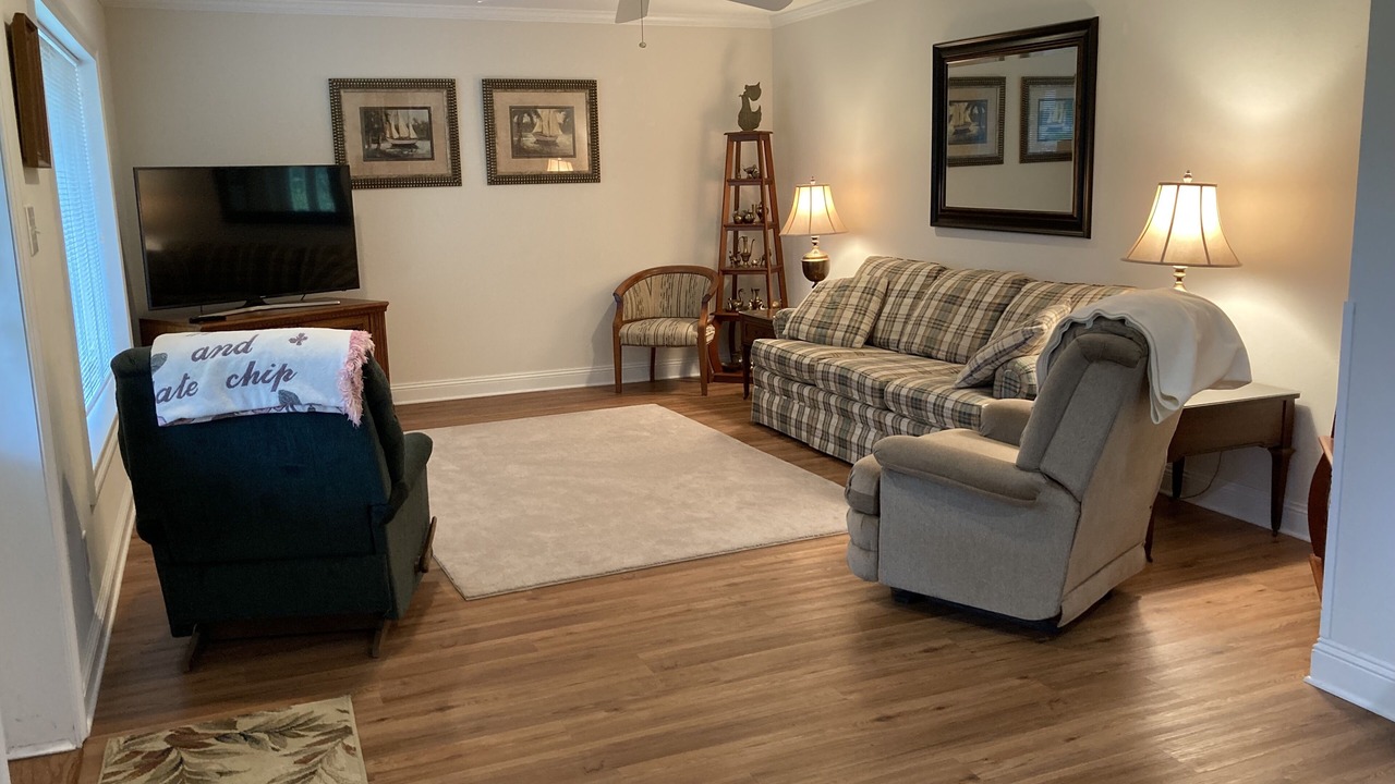 Photo of Livingroom in Foley