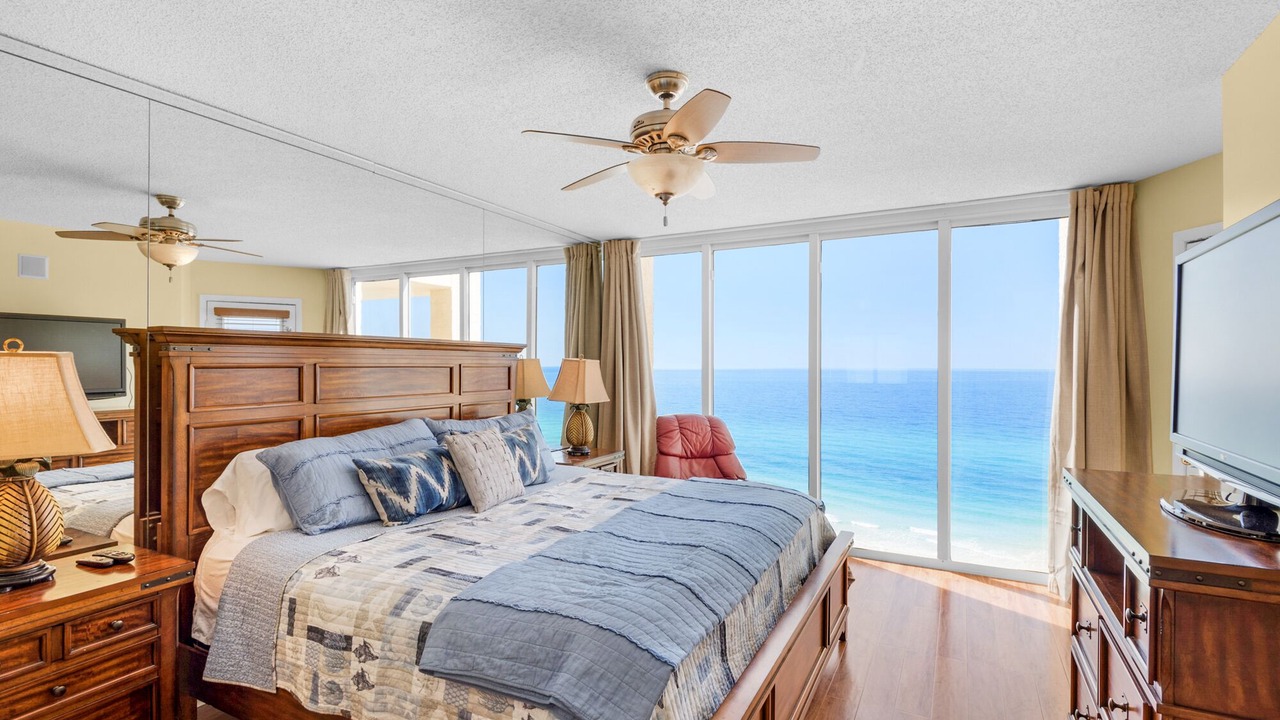 Photo of Bedroom in Long Beach